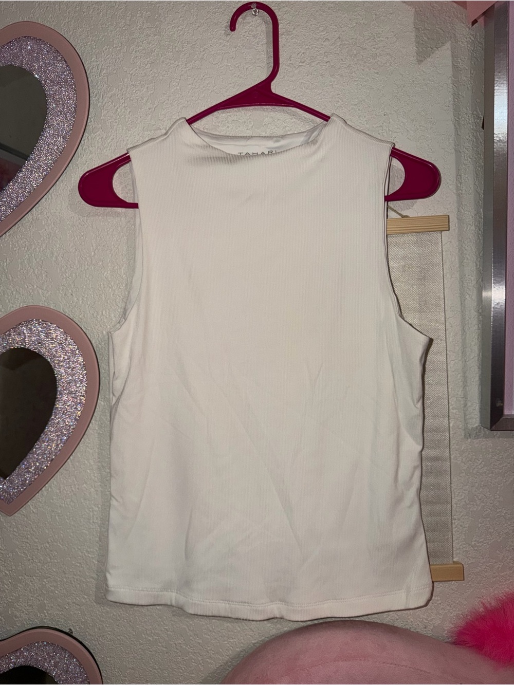 Tahari White Ribbed Sleeveless Tank Top